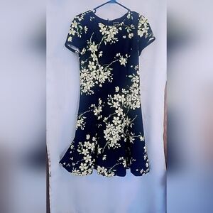 Chic Navy Floral Mini Dress